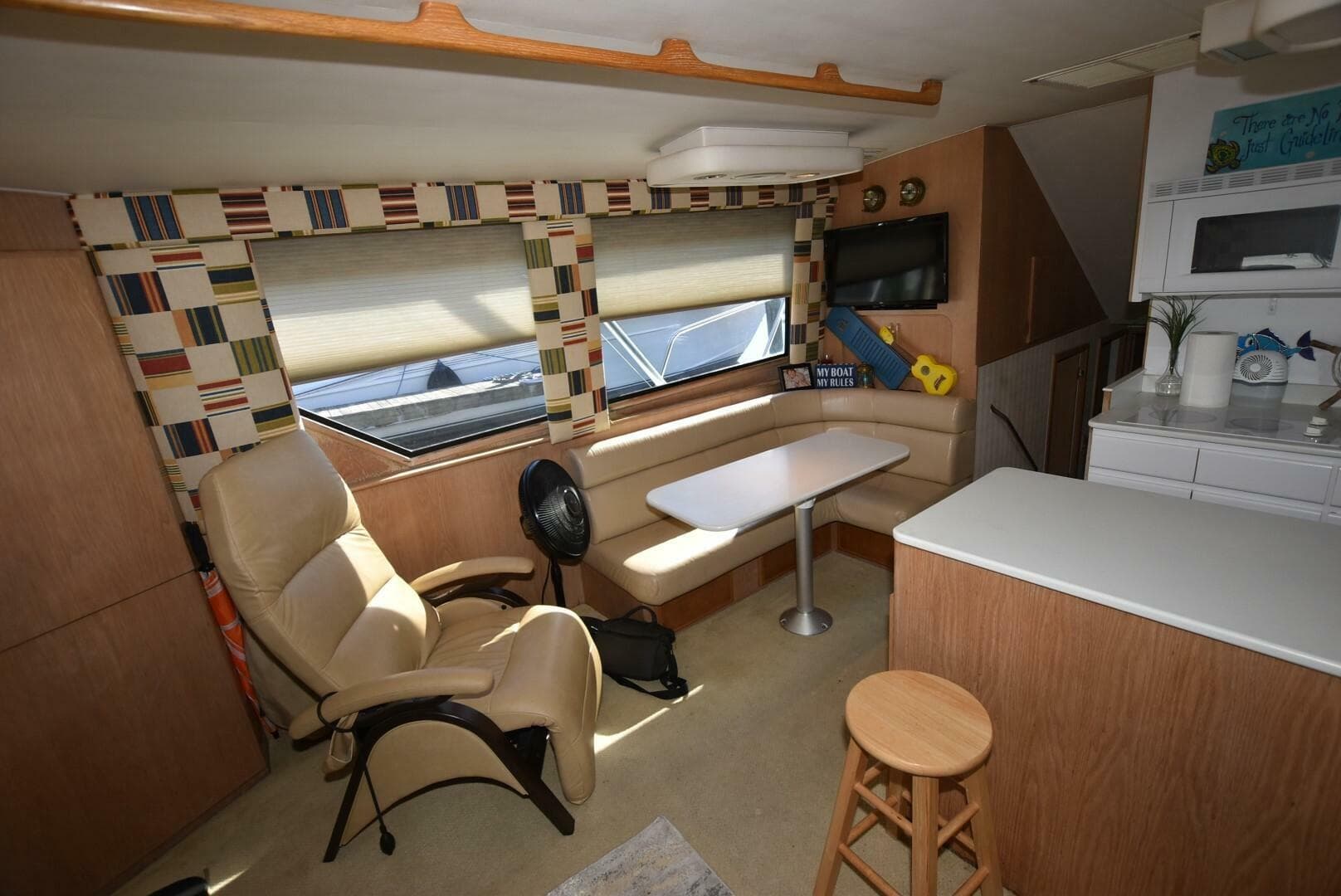 1996 Hatteras 50 Convertilble — photo 14
