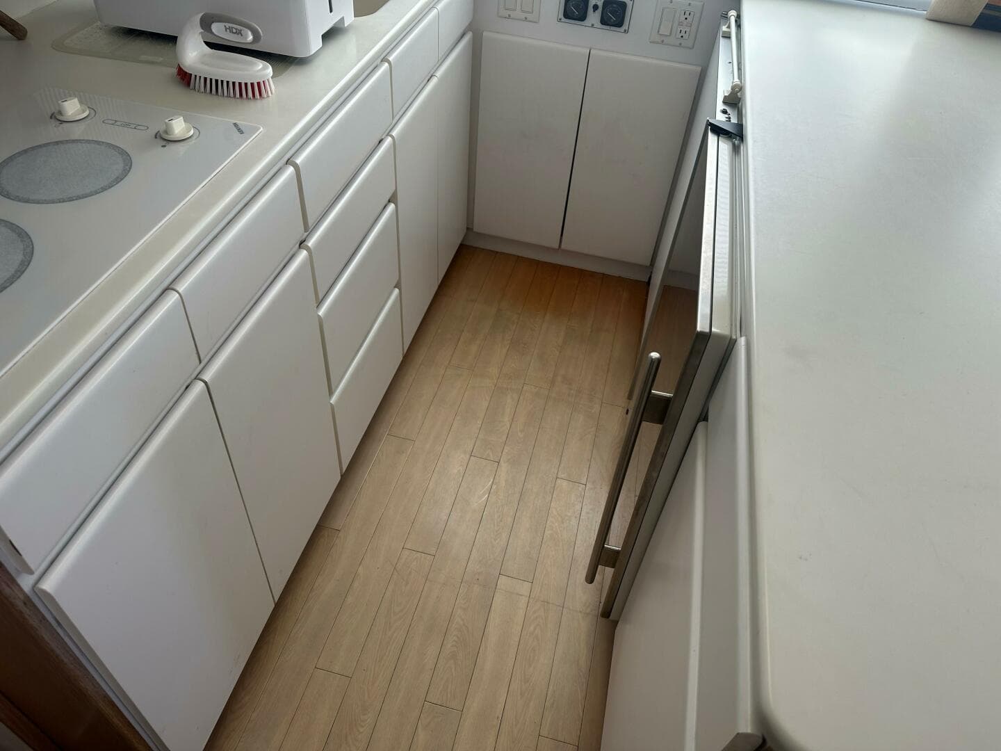 1996 Hatteras 50 Convertilble — photo 28