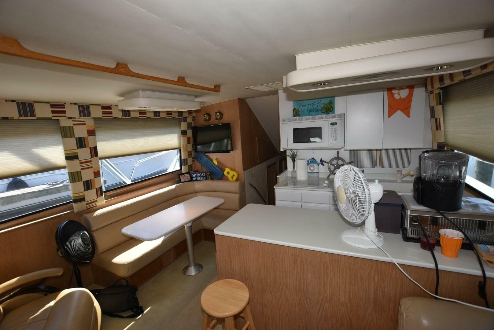 1996 Hatteras 50 Convertilble — photo 11