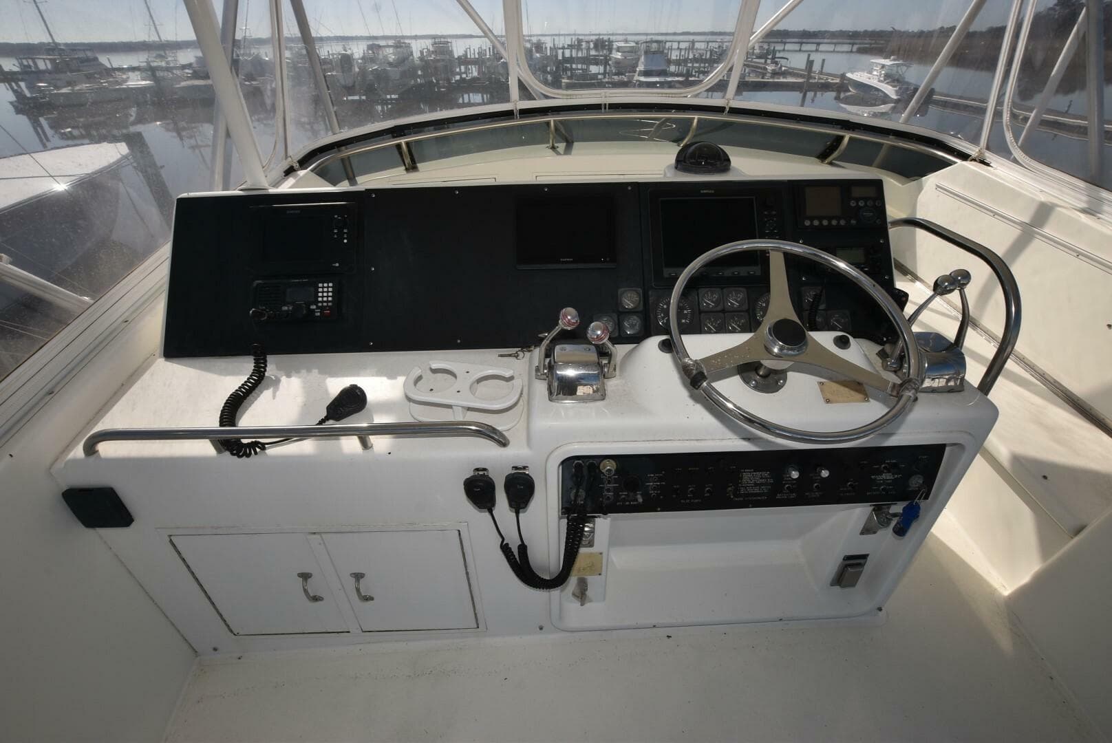 1996 Hatteras 50 Convertilble — photo 33