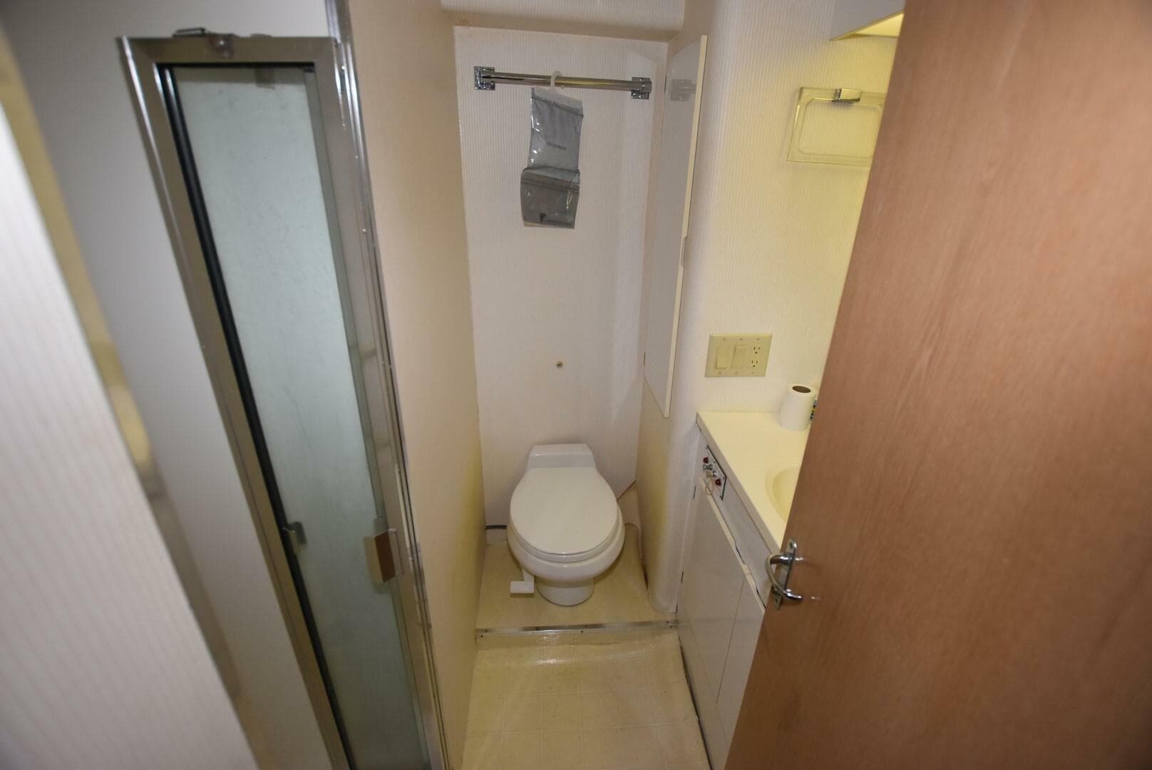 1996 Hatteras 50 Convertilble — photo 20