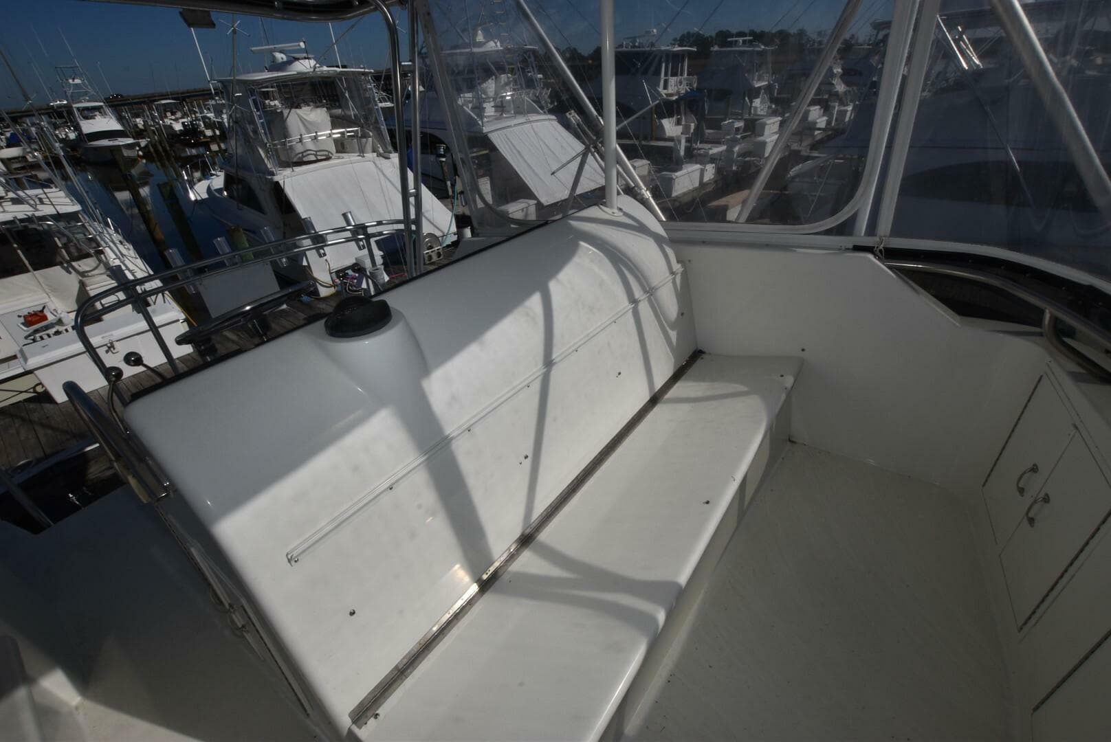 1996 Hatteras 50 Convertilble — photo 34