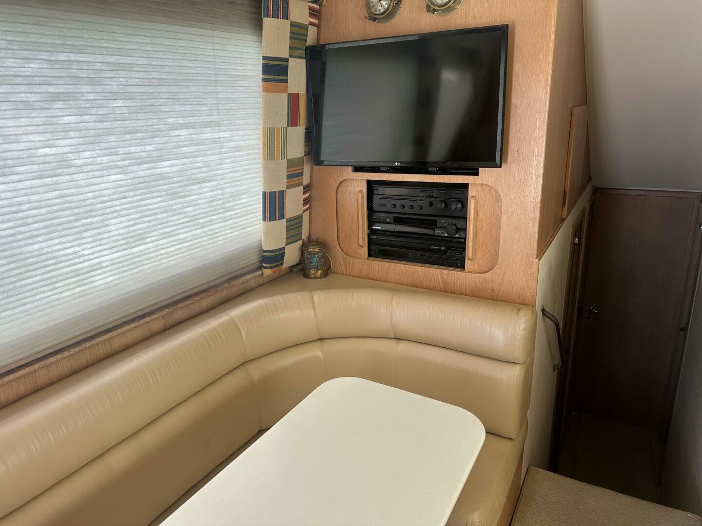 1996 Hatteras 50 Convertilble — photo 27