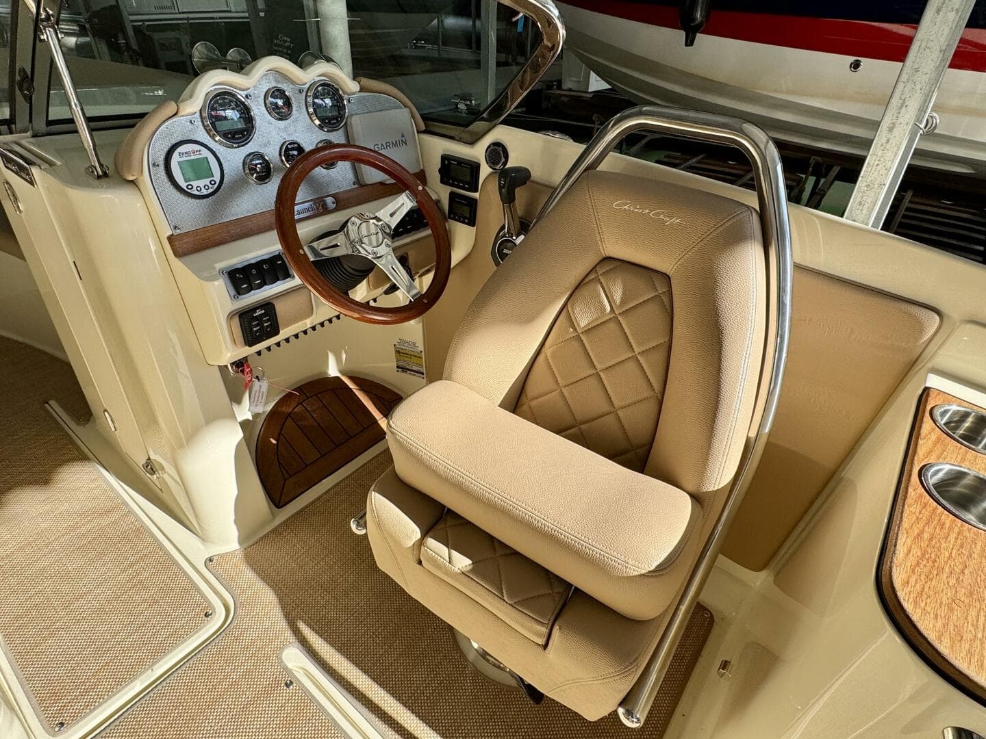 2018 Chris-Craft Launch 27 Heritage Trim Edition - Surf — photo 21