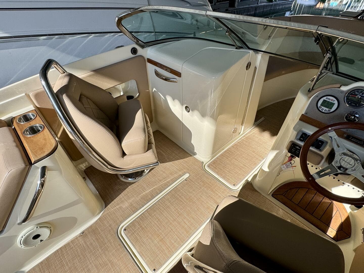 2018 Chris-Craft Launch 27 Heritage Trim Edition - Surf — photo 33