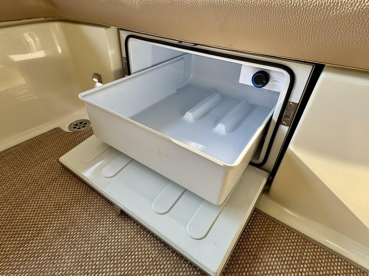 2018 Chris-Craft Launch 27 Heritage Trim Edition - Surf — photo 65