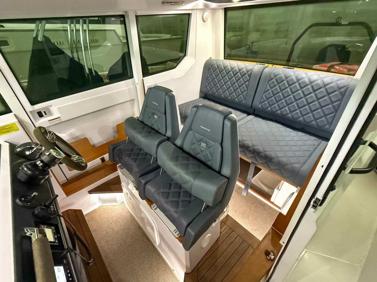 2021 Axopar Cabin — photo 15