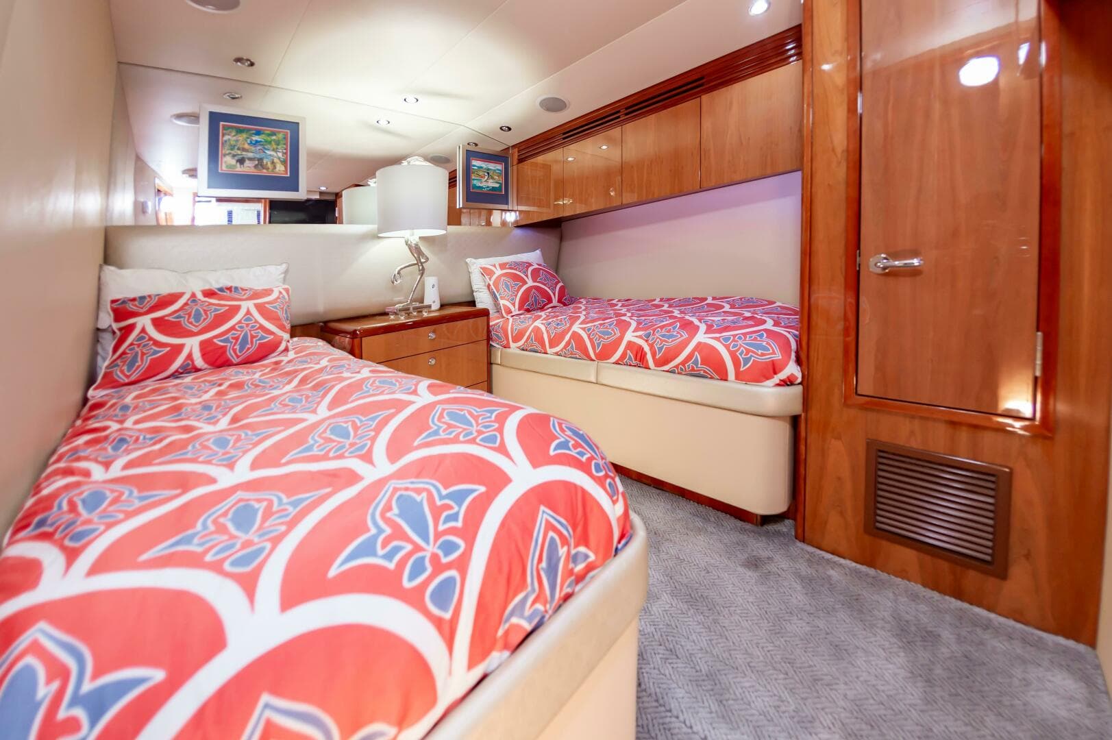 2008 Hatteras 64 Enclosed Bridge — photo 53