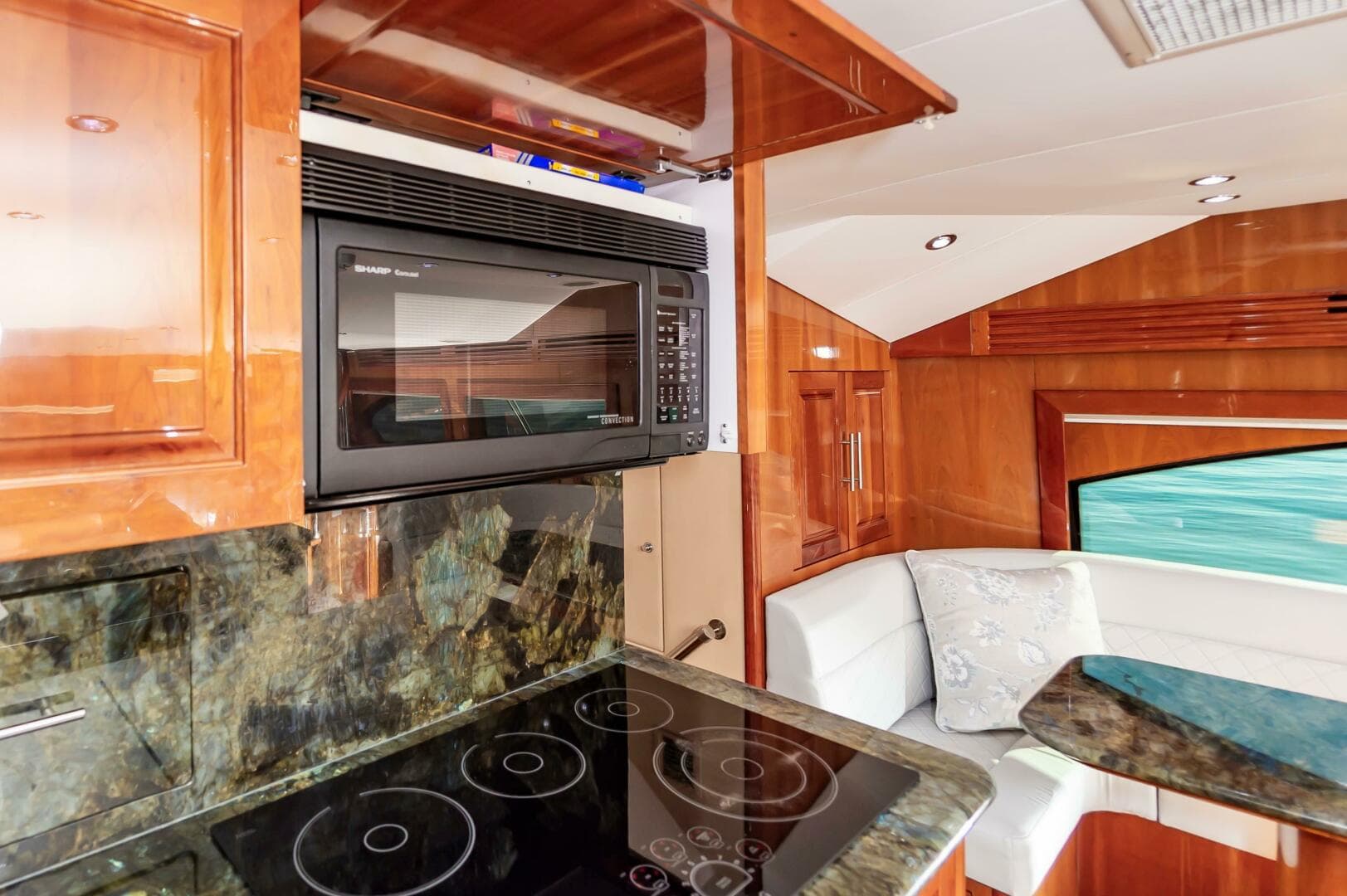 2008 Hatteras 64 Enclosed Bridge — photo 44