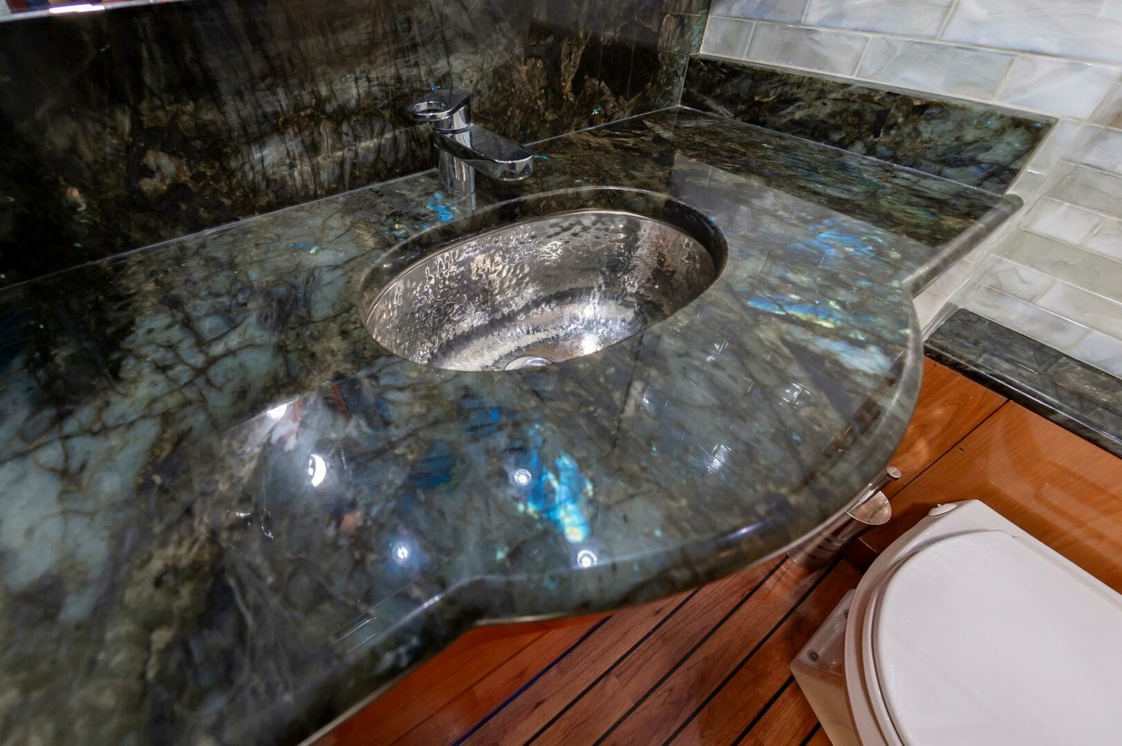 2008 Hatteras 64 Enclosed Bridge — photo 50