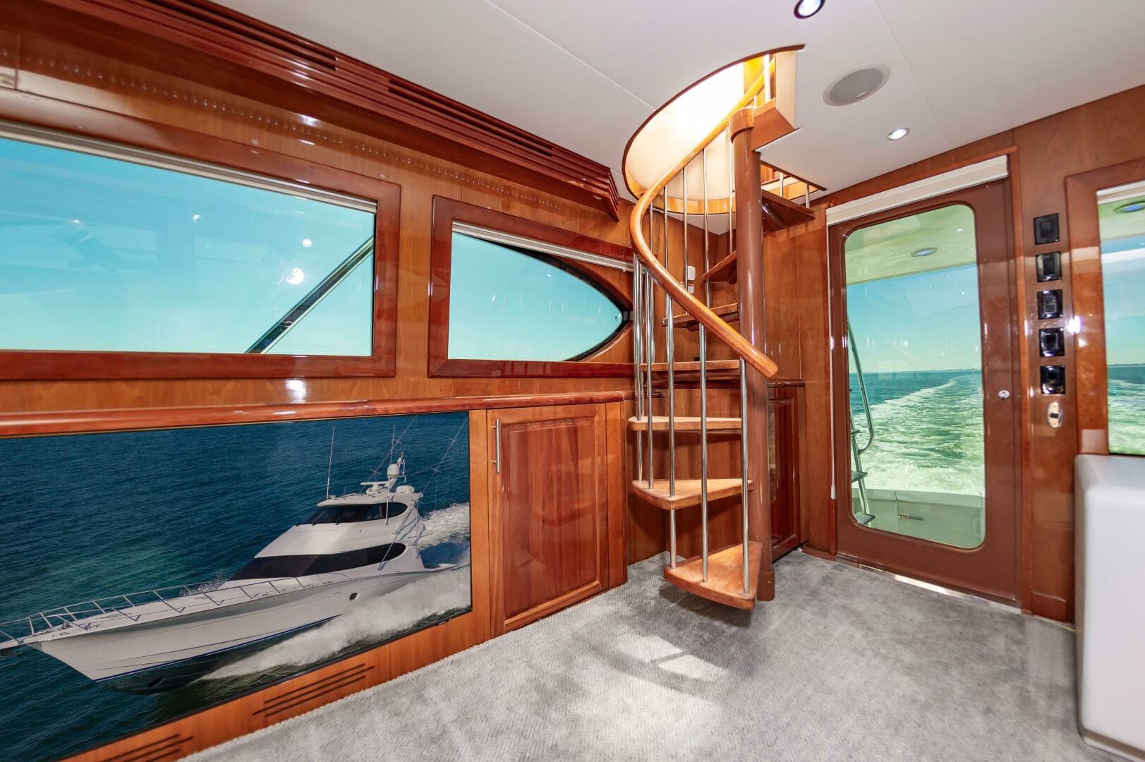 2008 Hatteras 64 Enclosed Bridge — photo 37