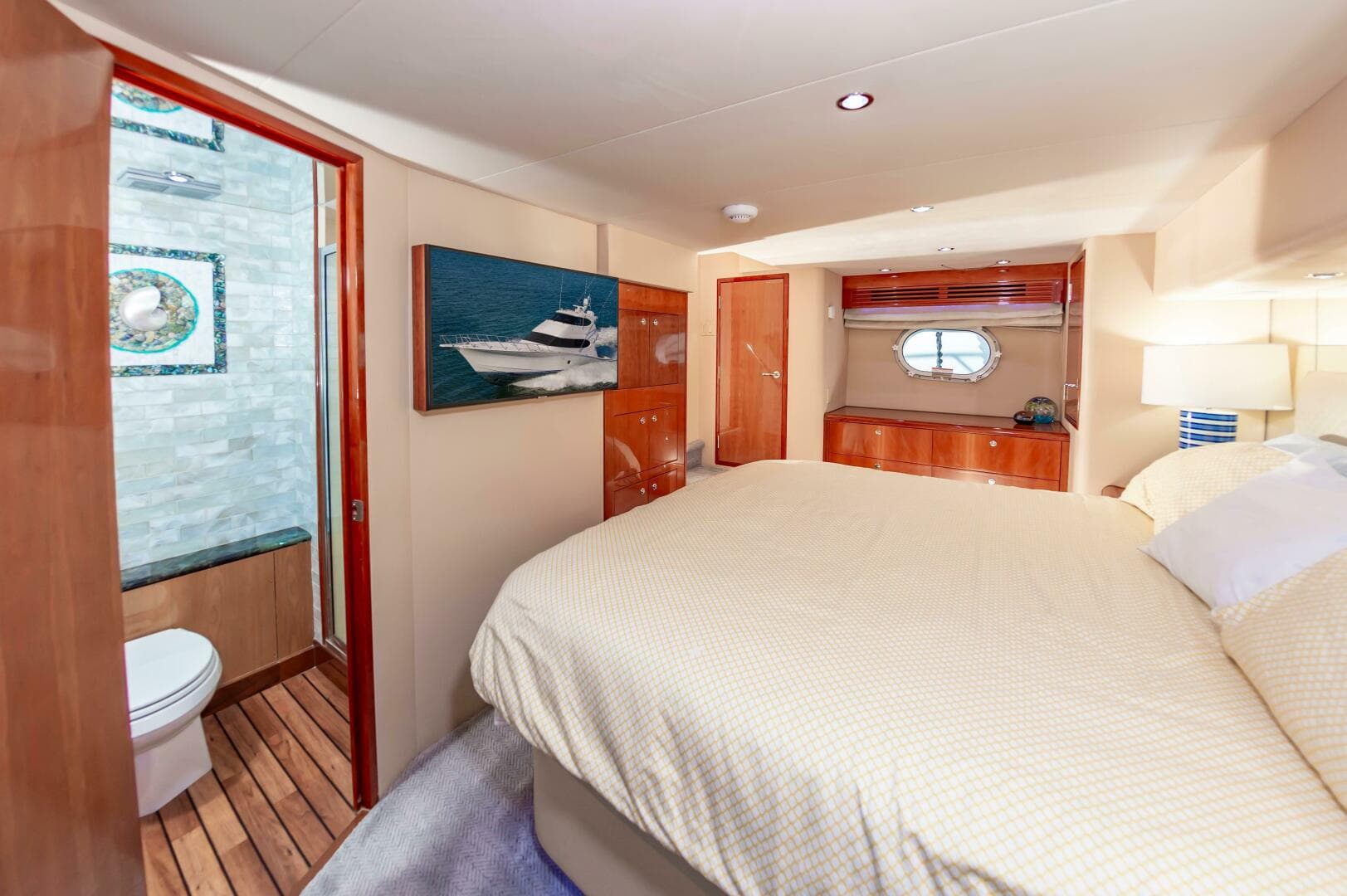 2008 Hatteras 64 Enclosed Bridge — photo 45