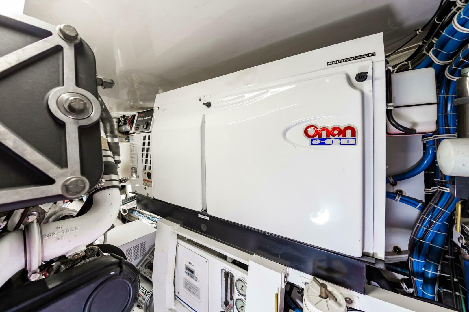 2008 Hatteras 64 Enclosed Bridge — photo 75