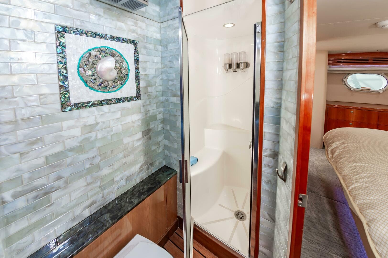 2008 Hatteras 64 Enclosed Bridge — photo 51