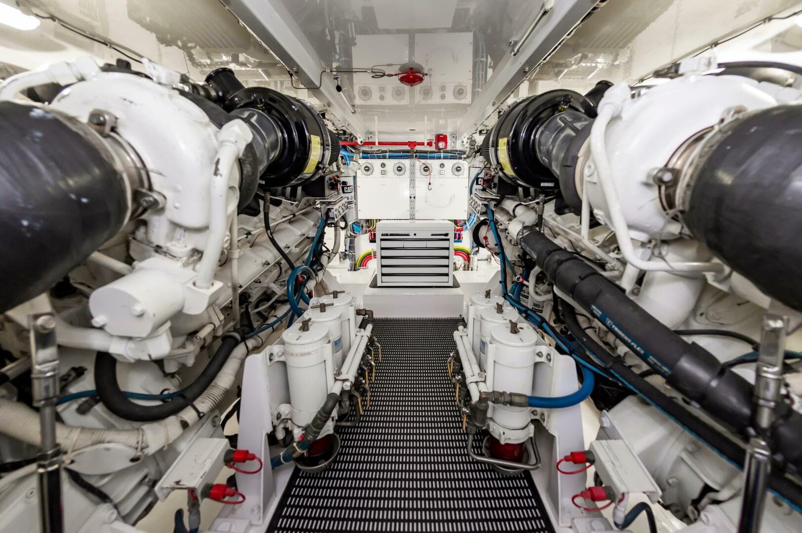 2008 Hatteras 64 Enclosed Bridge — photo 8