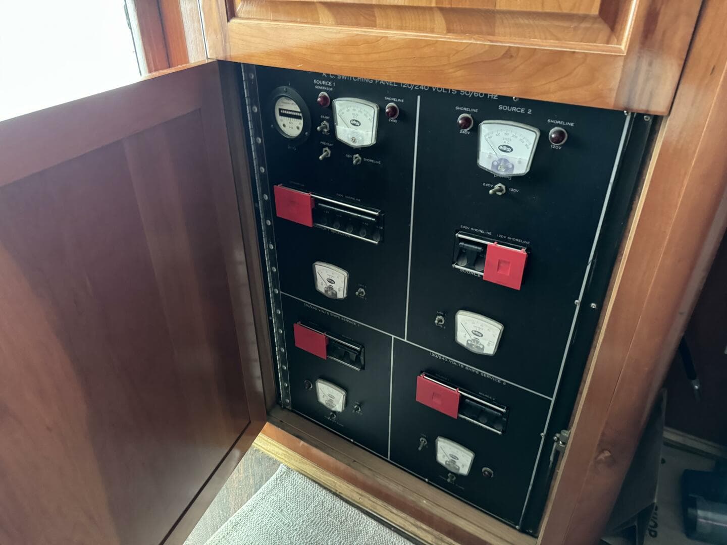 1980 Hatteras Convertible — photo 55