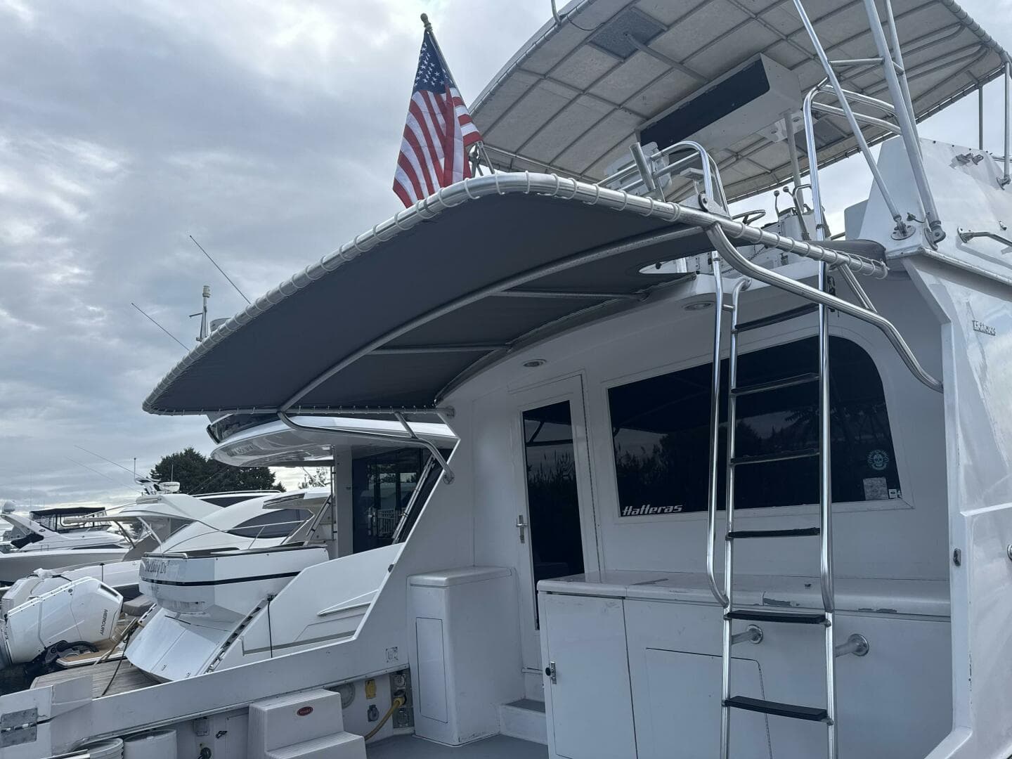 1980 Hatteras Convertible — photo 4