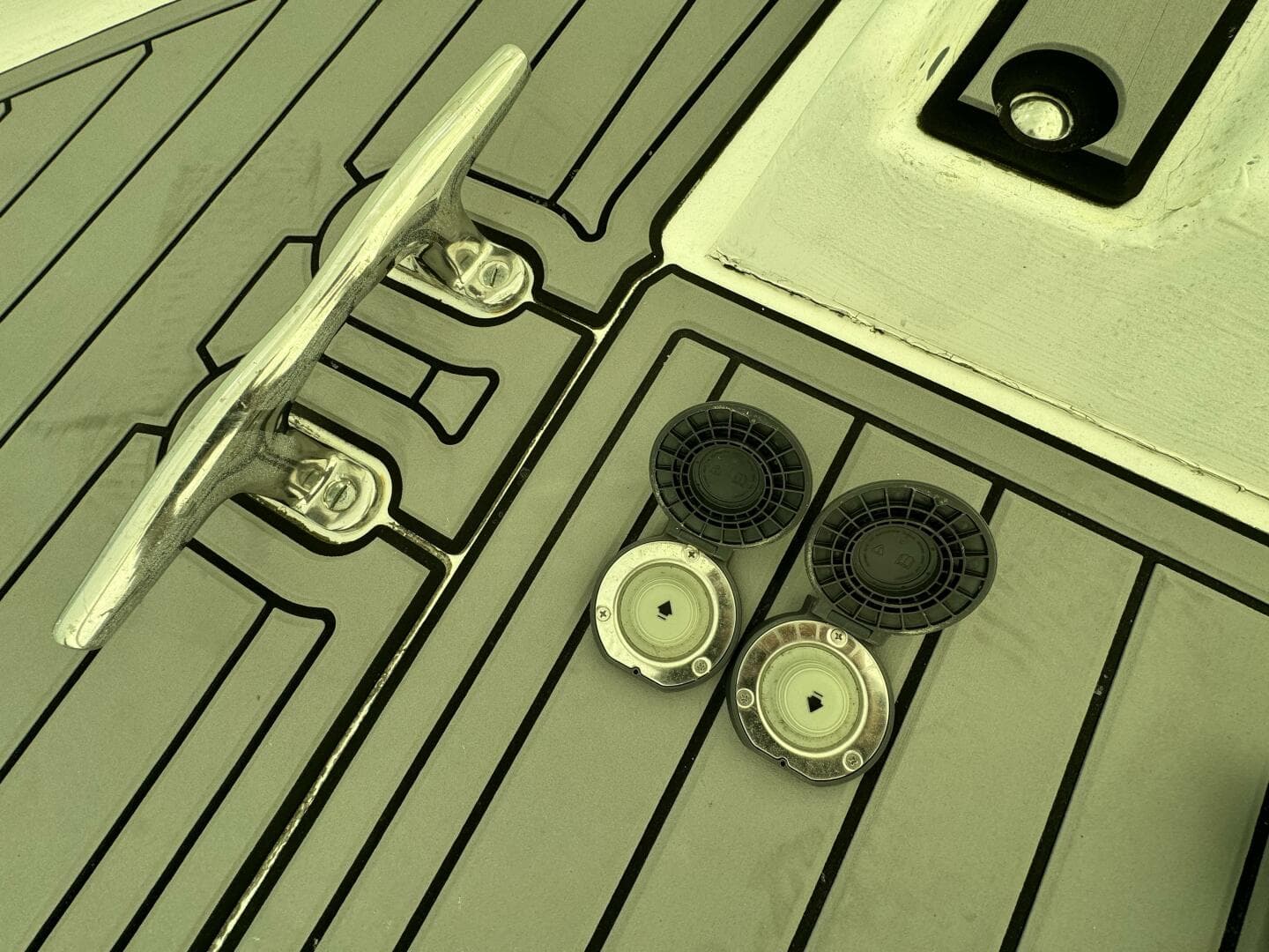 1980 Hatteras Convertible — photo 28