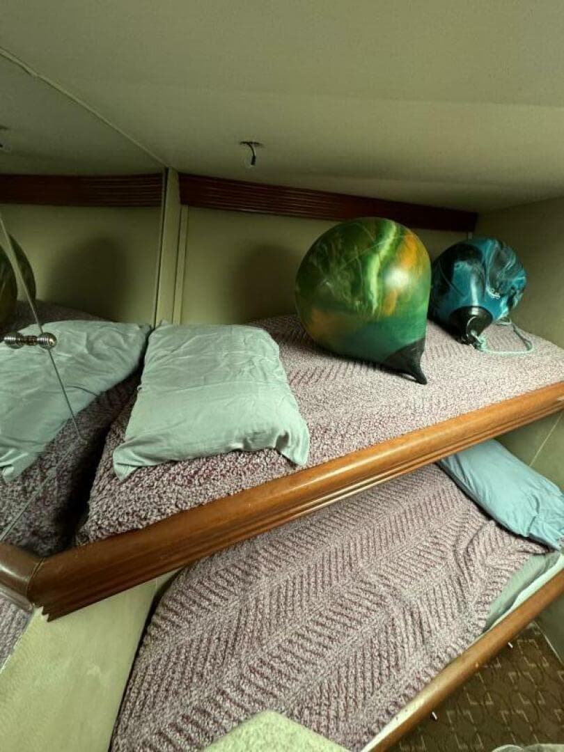 1980 Hatteras Convertible — photo 72