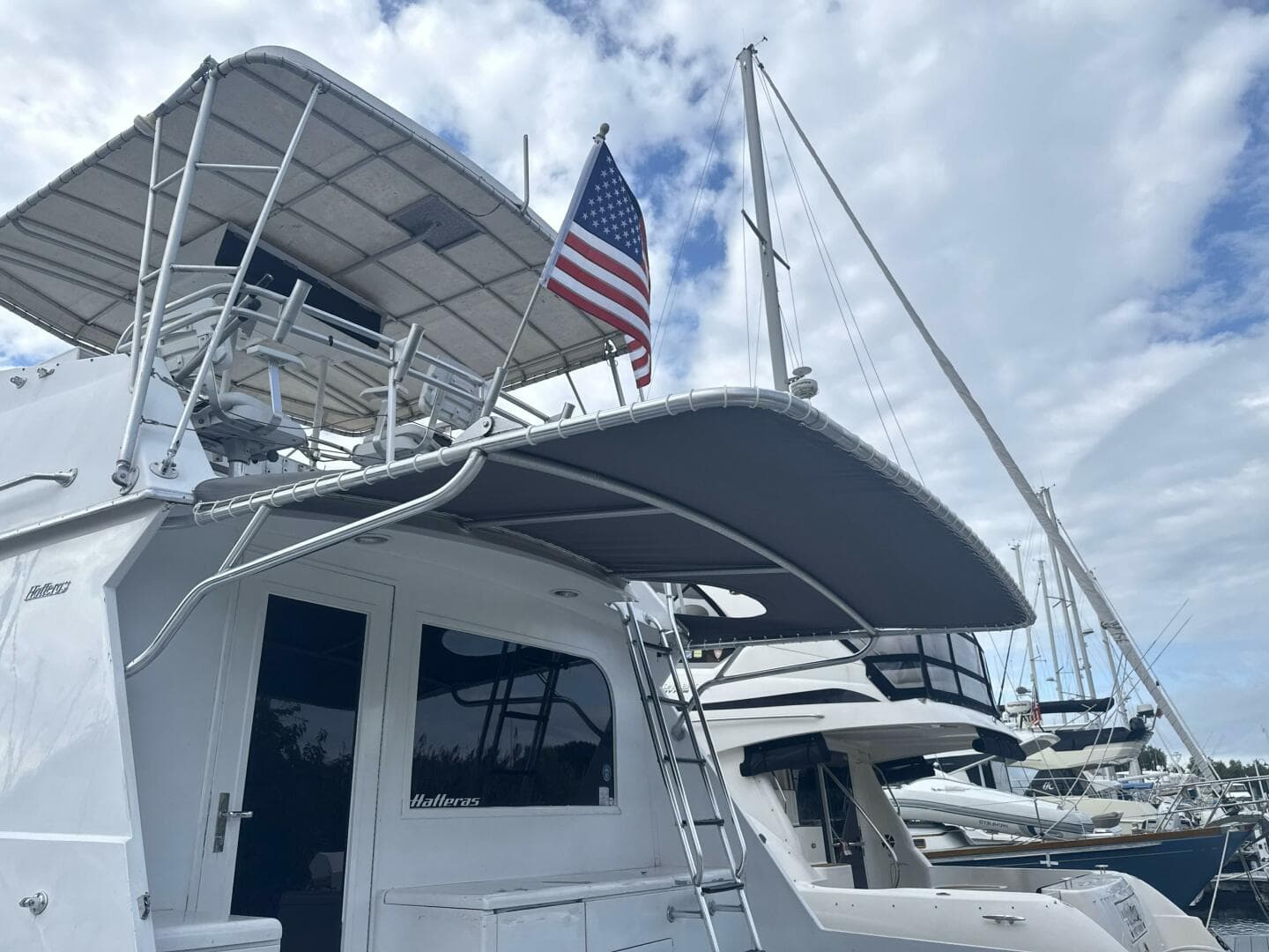 1980 Hatteras Convertible — photo 3