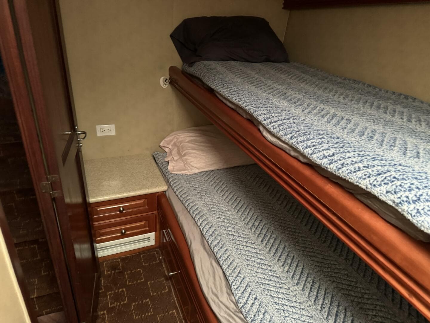 1980 Hatteras Convertible — photo 58