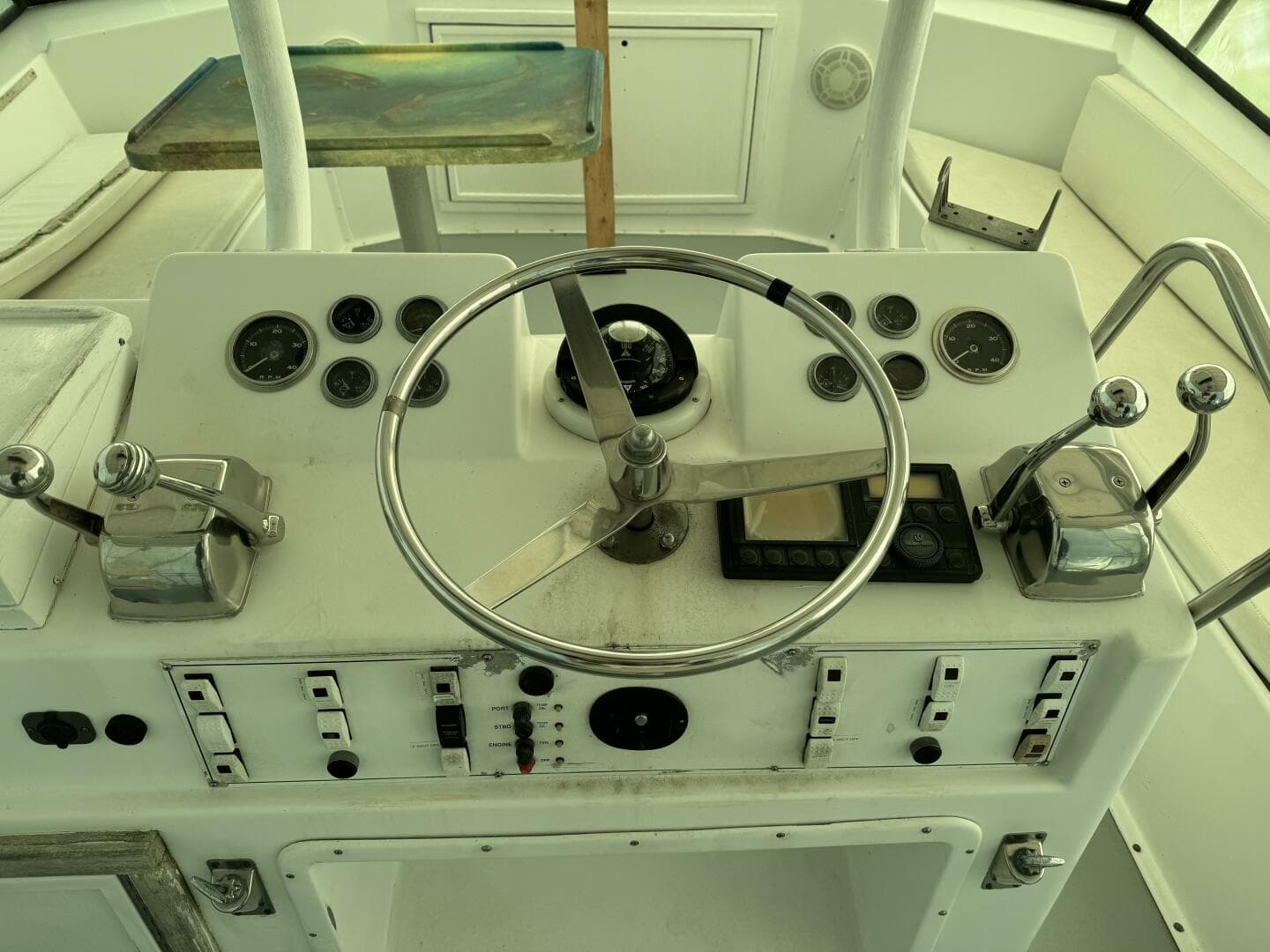 1980 Hatteras Convertible — photo 15