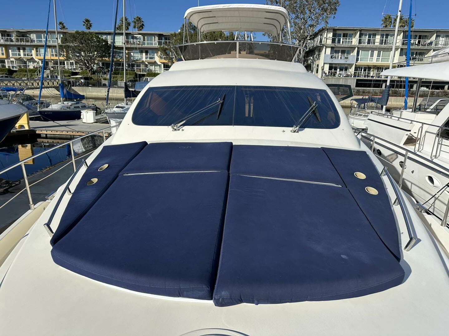 2003 Aicon 56 Flybridge — photo 6