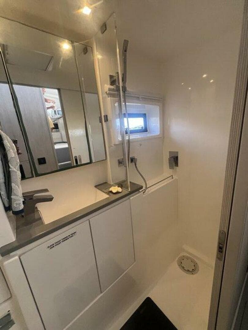 2020 Leopard 43 Pc — photo 21