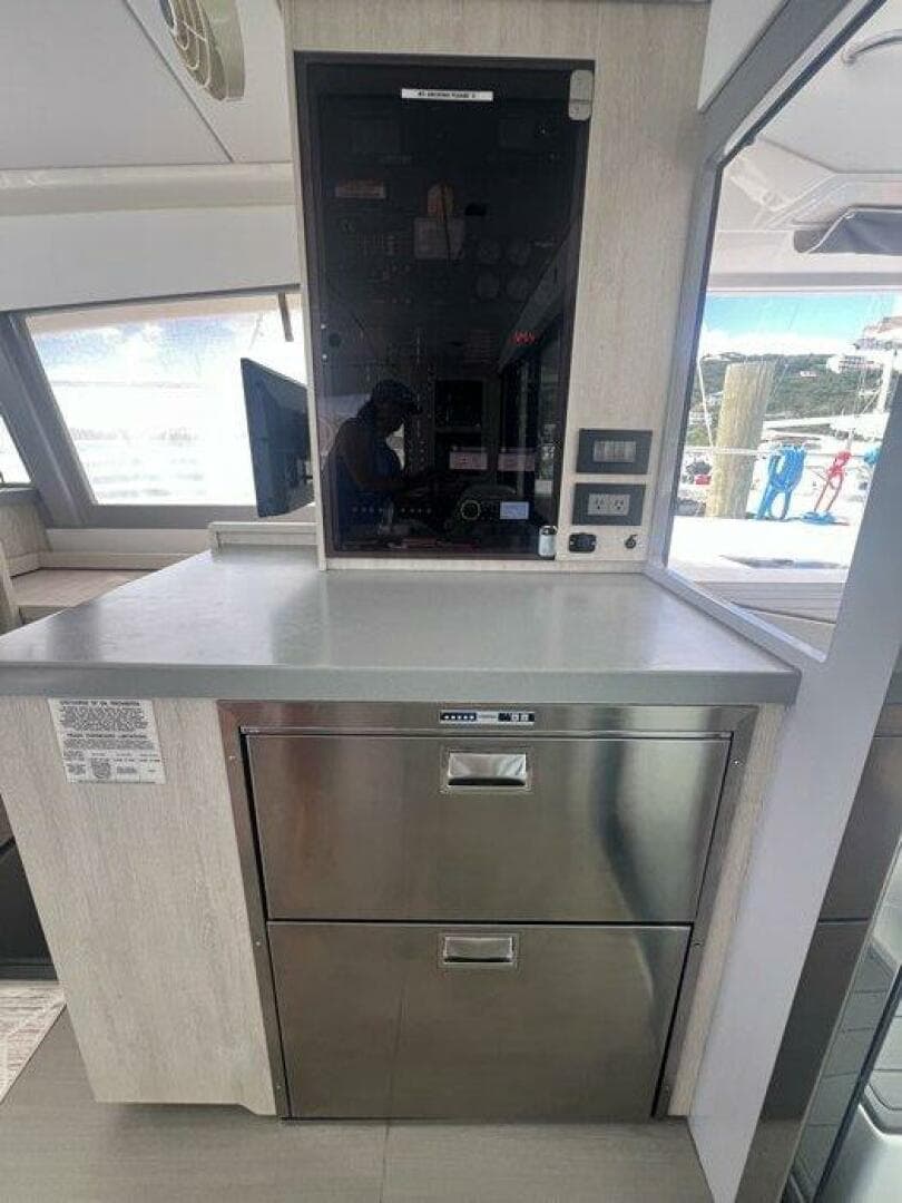 2020 Leopard 43 Pc — photo 18