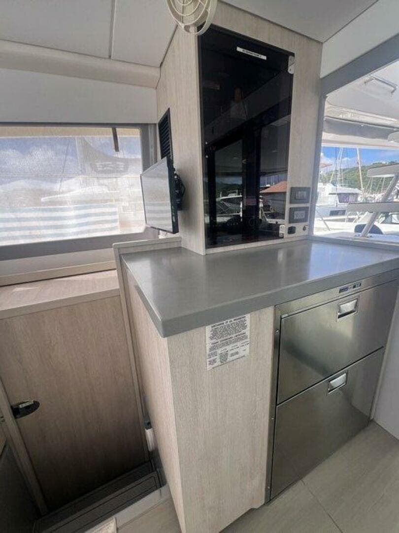 2020 Leopard 43 Pc — photo 20