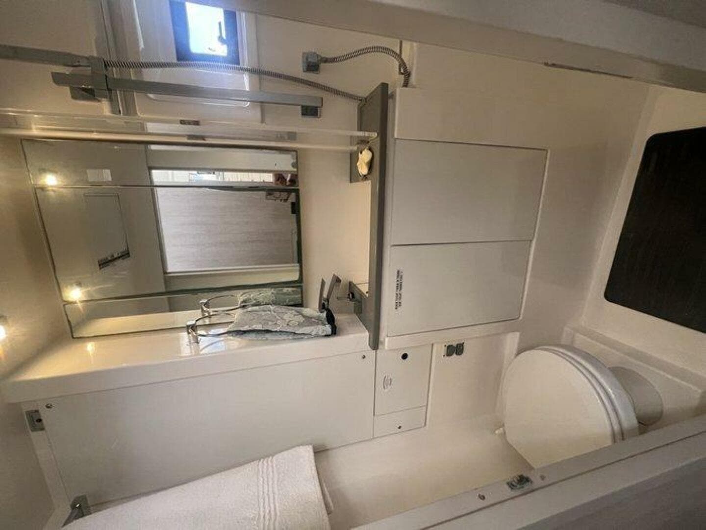 2020 Leopard 43 Pc — photo 22