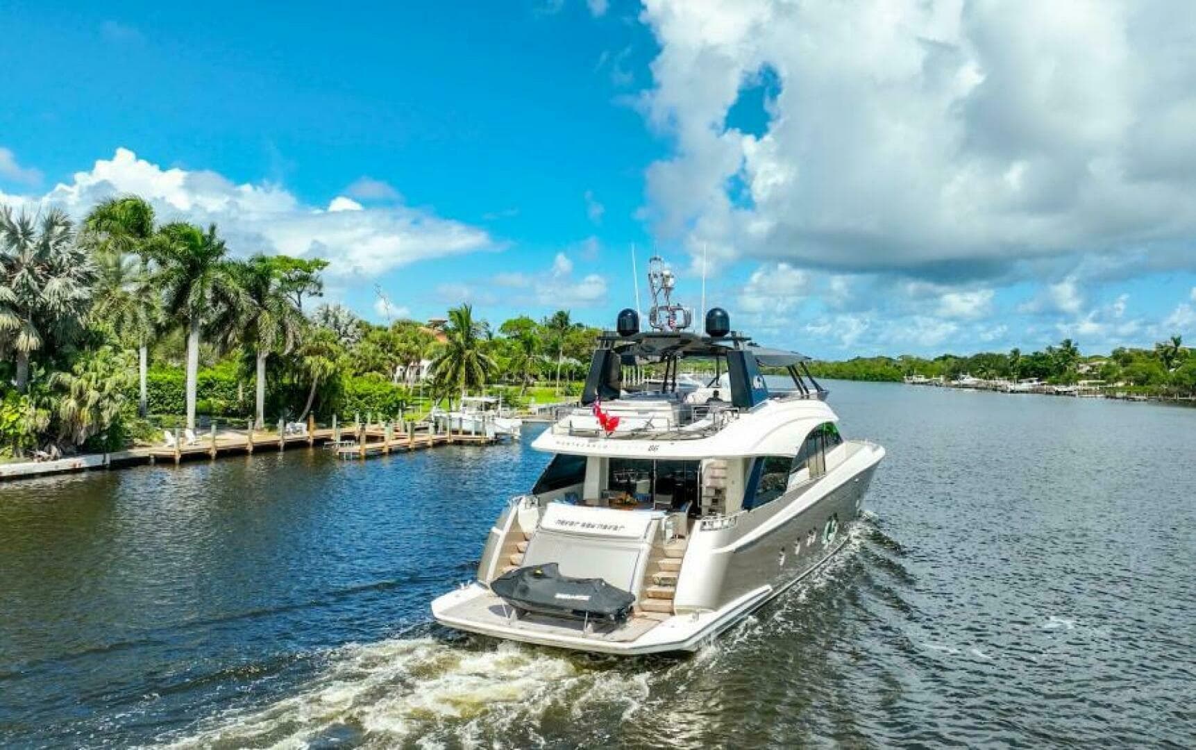 2015 Monte Carlo Yachts 86 — photo 13