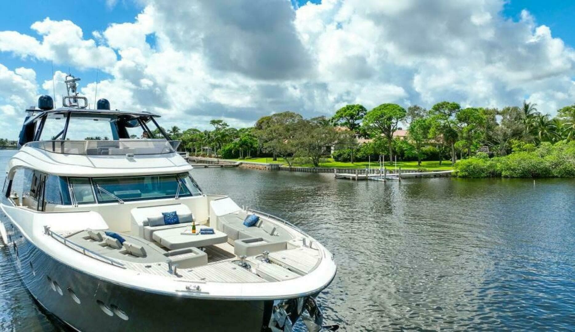 2015 Monte Carlo Yachts 86 — photo 14