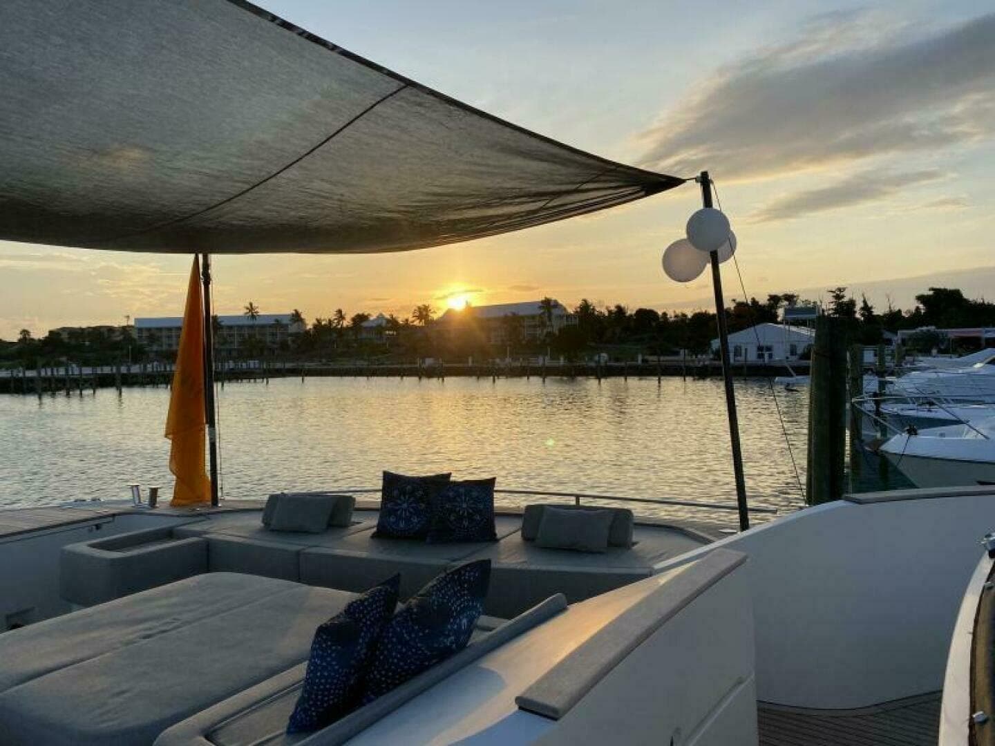 2015 Monte Carlo Yachts 86 — photo 19