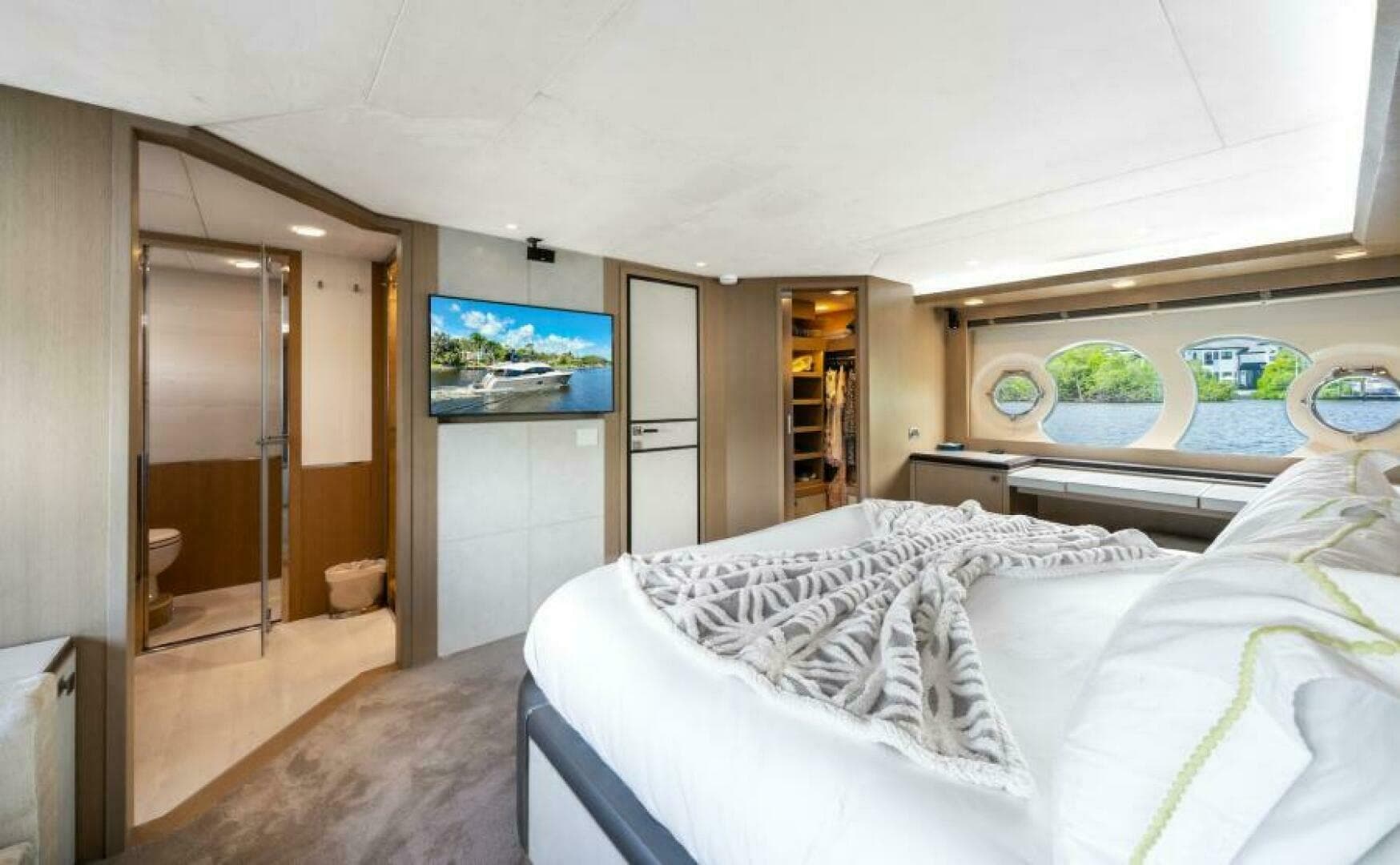 2015 Monte Carlo Yachts 86 — photo 58