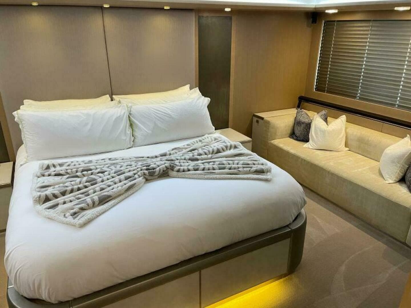 2015 Monte Carlo Yachts 86 — photo 69