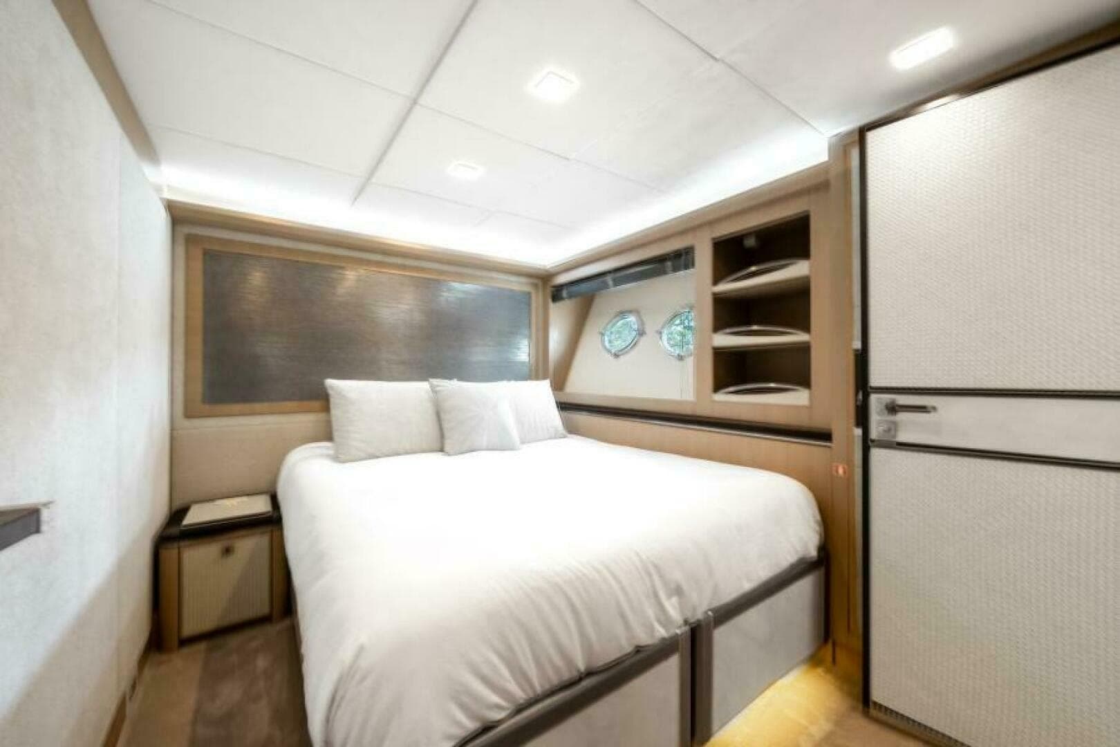 2015 Monte Carlo Yachts 86 — photo 64