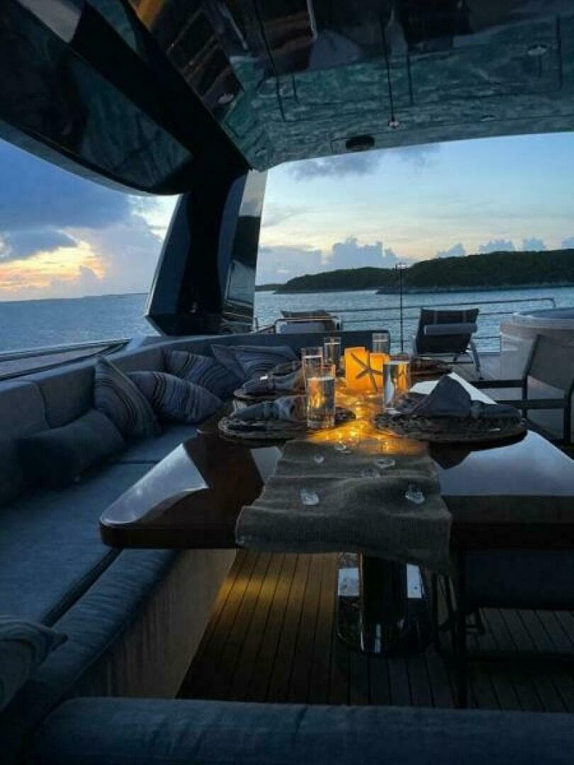 2015 Monte Carlo Yachts 86 — photo 34