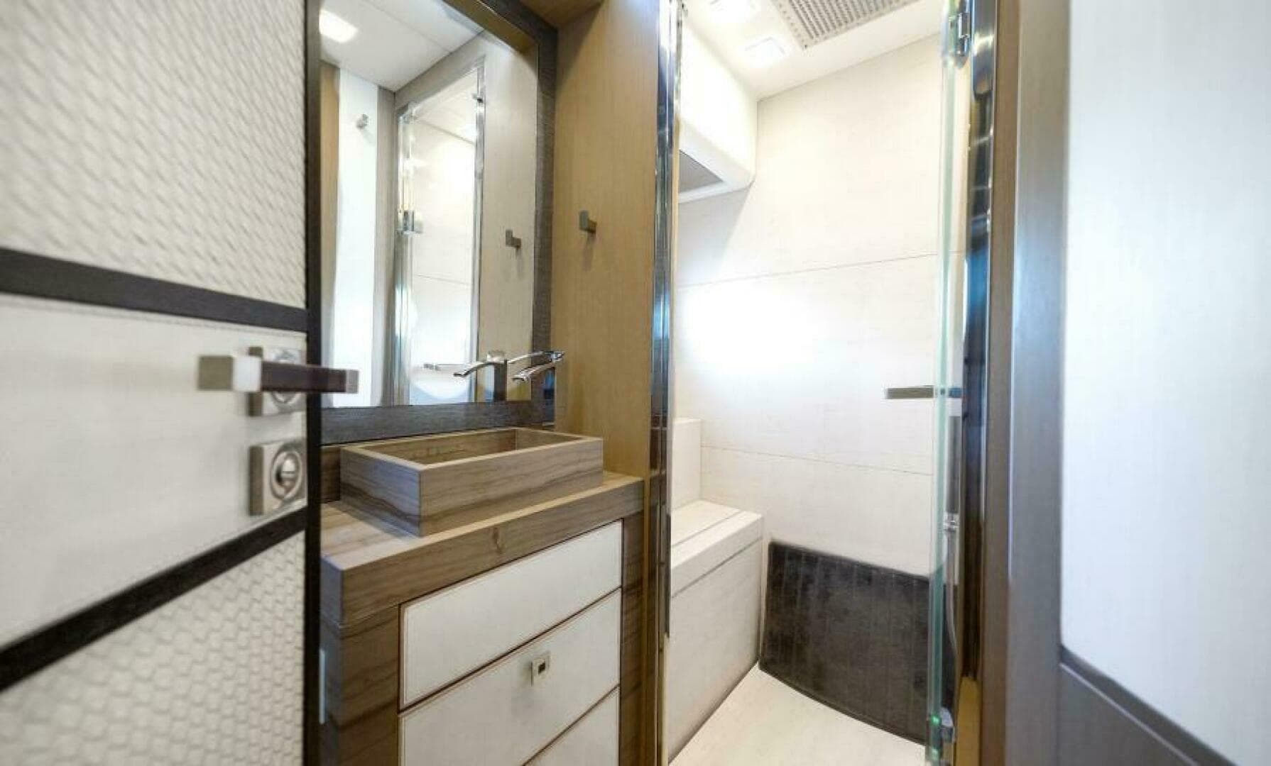 2015 Monte Carlo Yachts 86 — photo 63