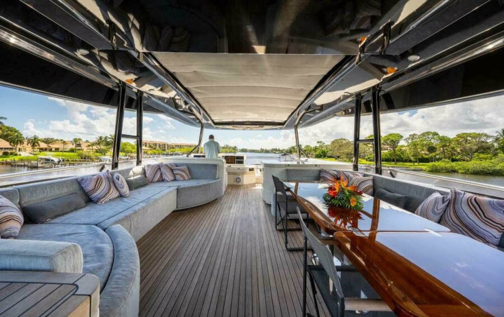 2015 Monte Carlo Yachts 86 — photo 28