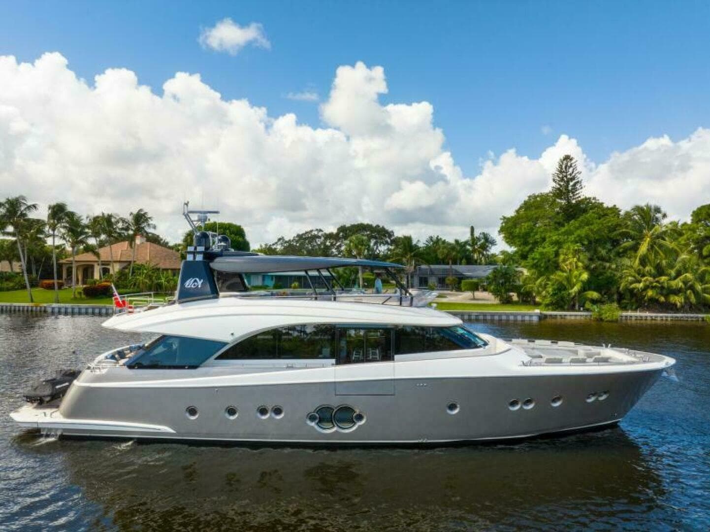 2015 Monte Carlo Yachts 86 — photo 2