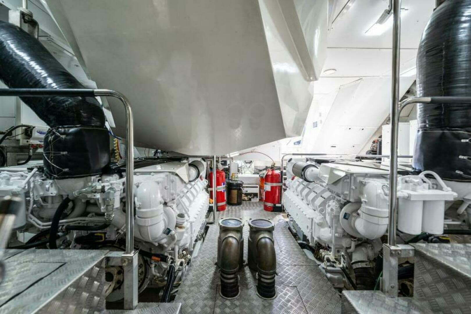 2015 Monte Carlo Yachts 86 — photo 74