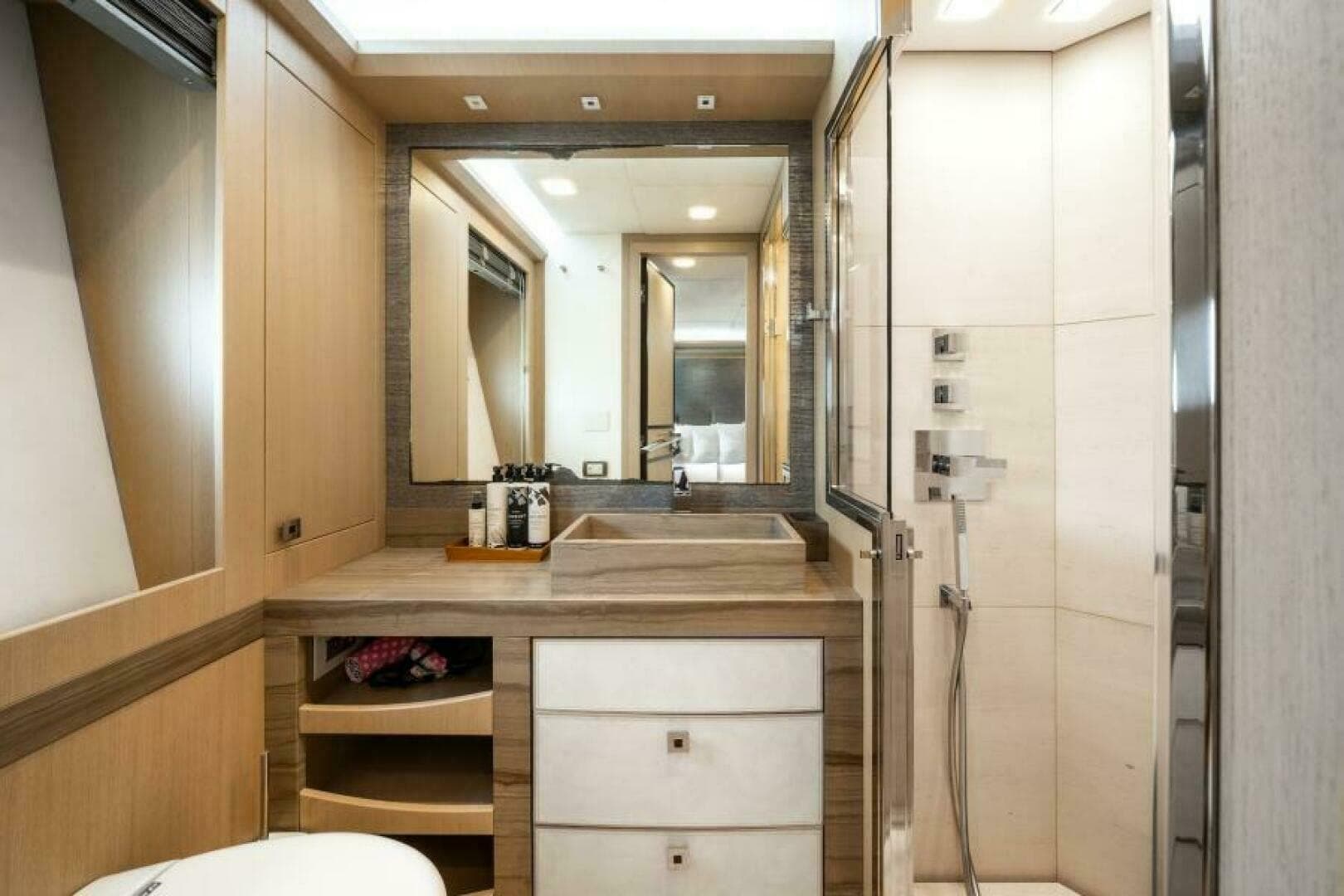 2015 Monte Carlo Yachts 86 — photo 65