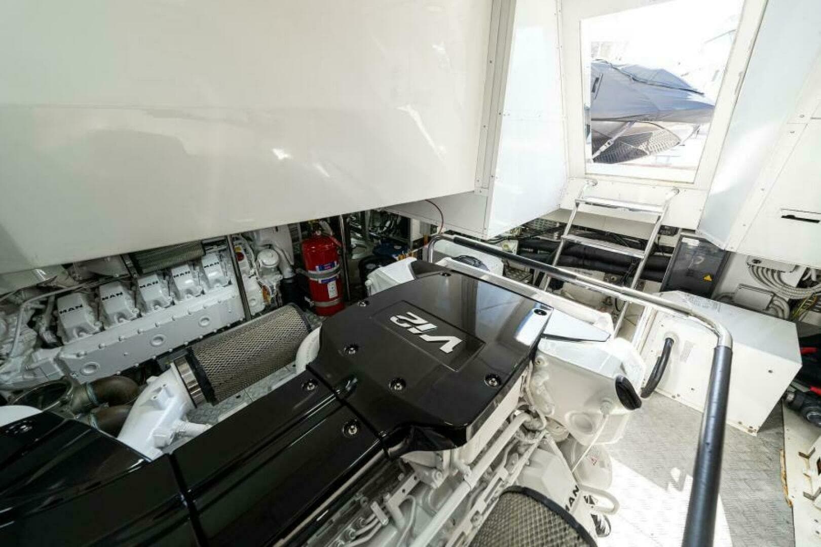 2015 Monte Carlo Yachts 86 — photo 78