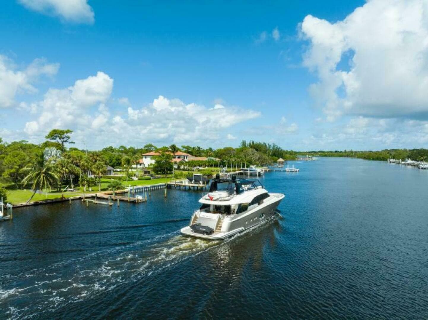 2015 Monte Carlo Yachts 86 — photo 11