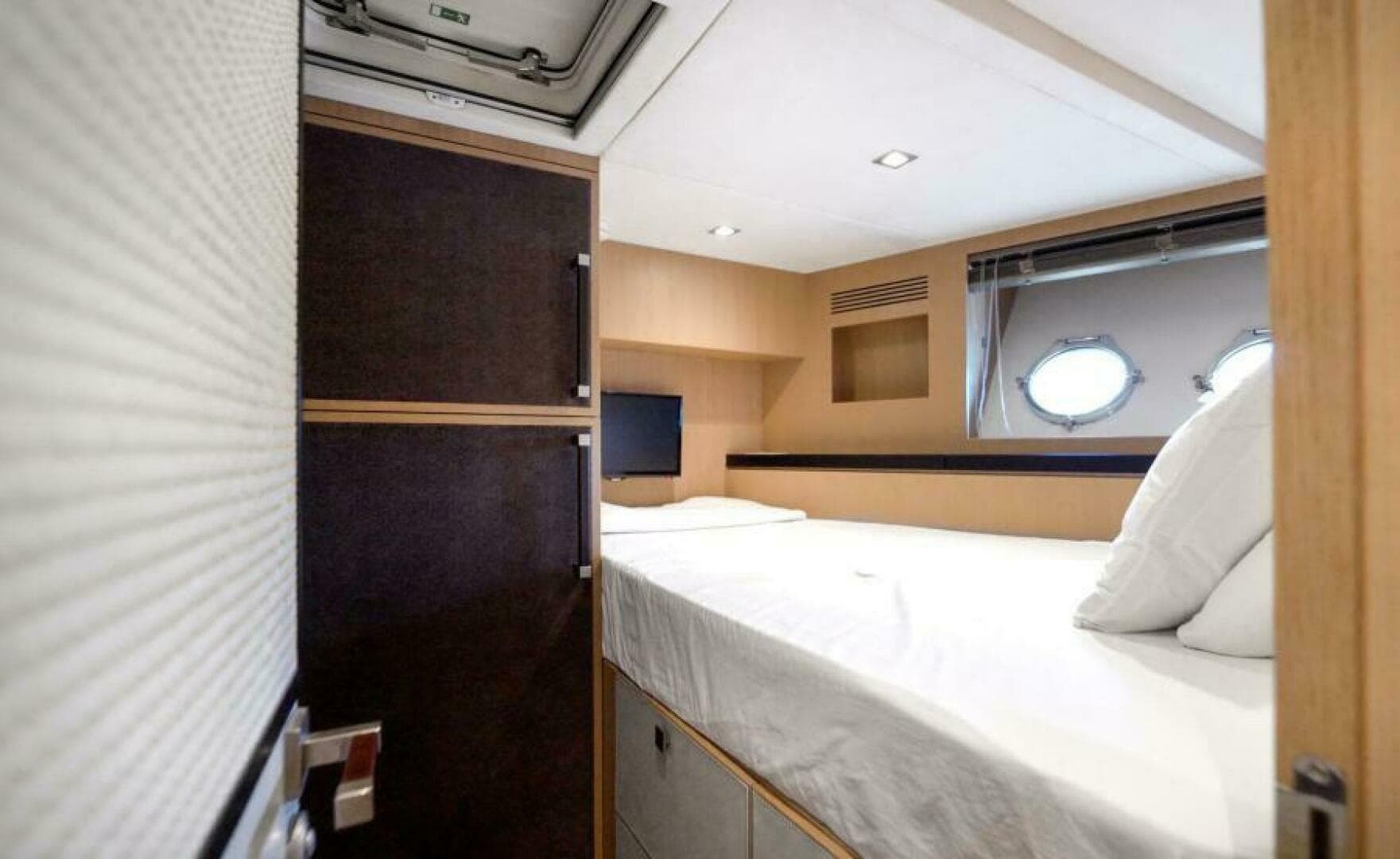 2015 Monte Carlo Yachts 86 — photo 72