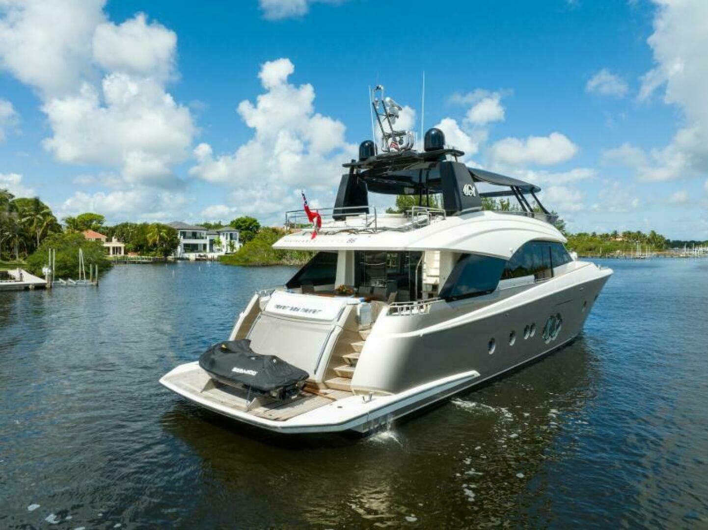 2015 Monte Carlo Yachts 86 — photo 3
