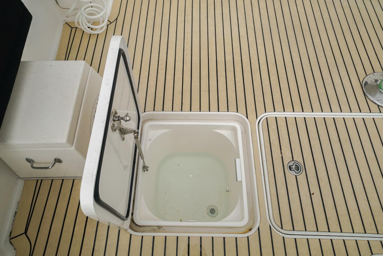 2007 Viking 45 Convertible — photo 33