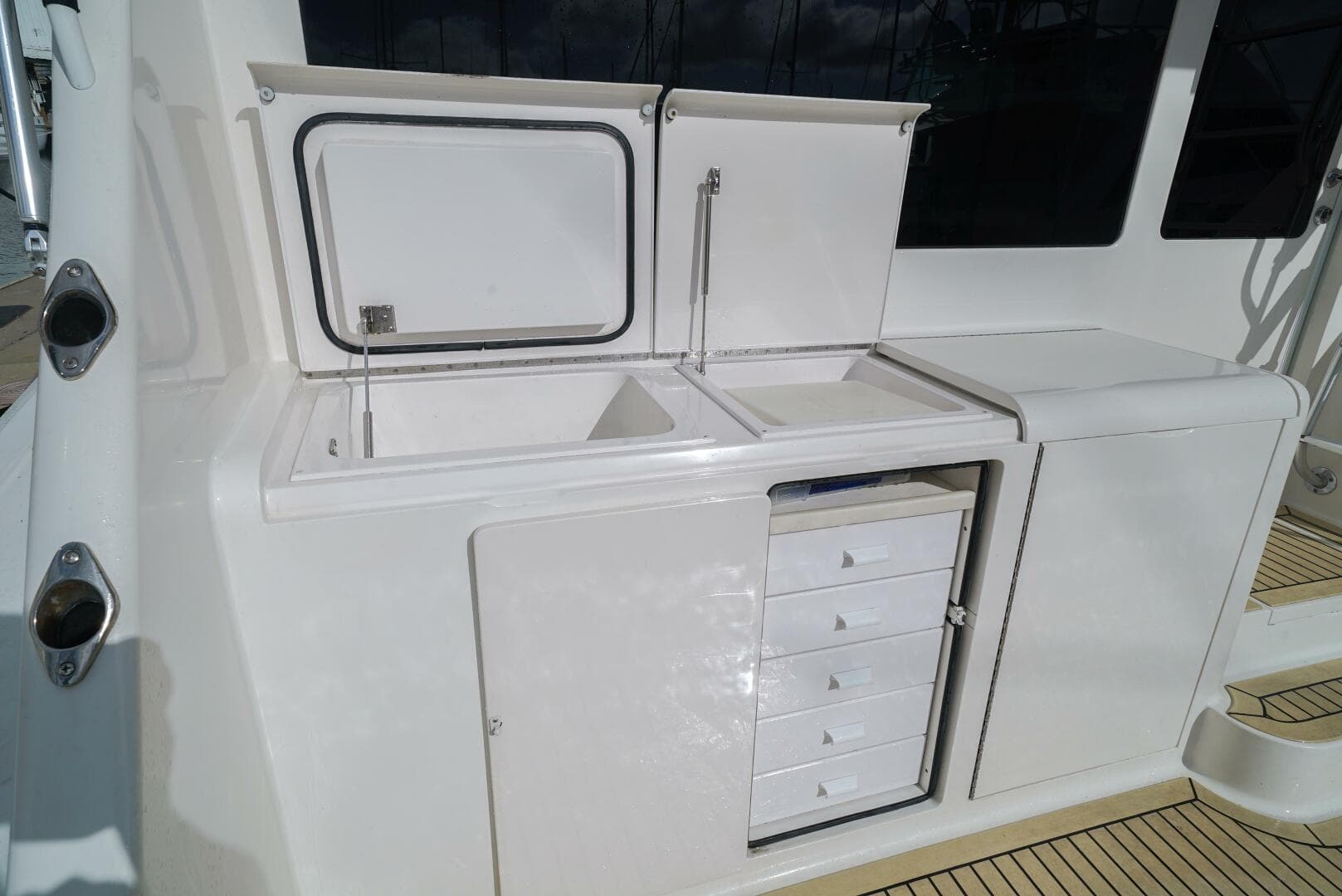 2007 Viking 45 Convertible — photo 27