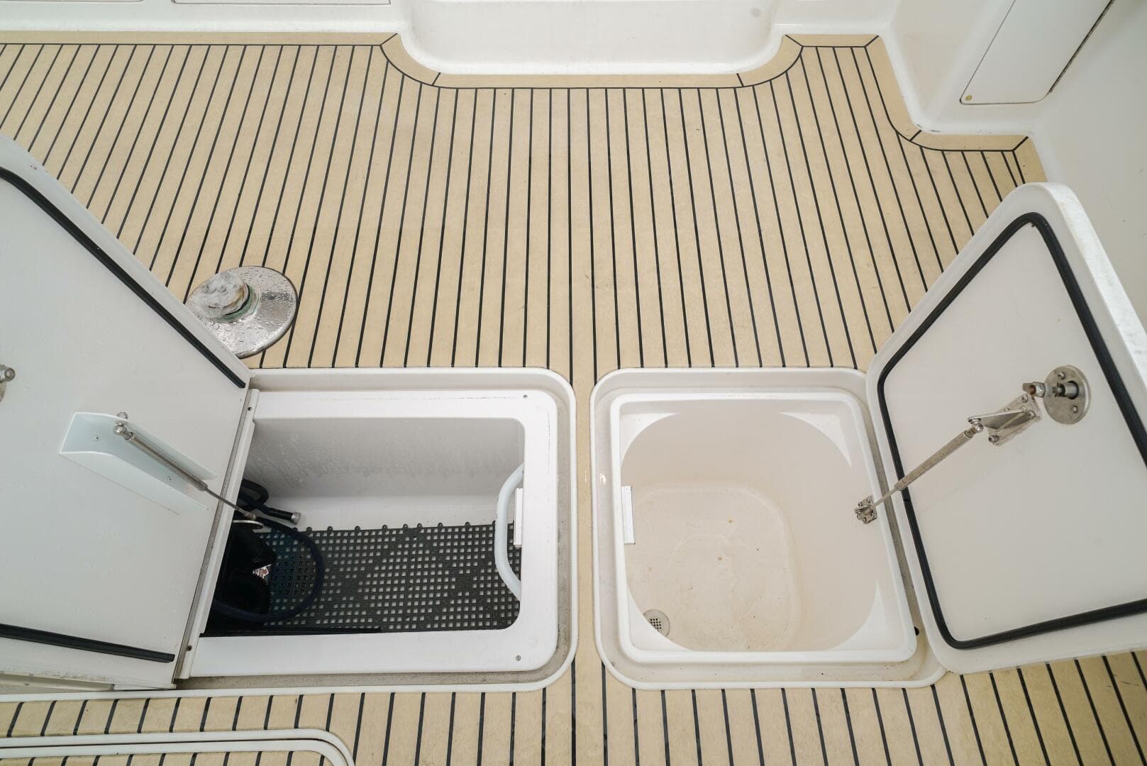 2007 Viking 45 Convertible — photo 34